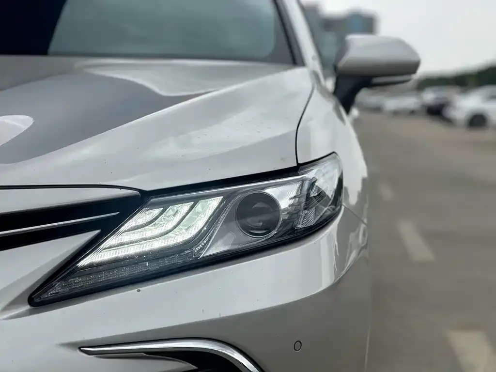 Toyota Camry — фото 6