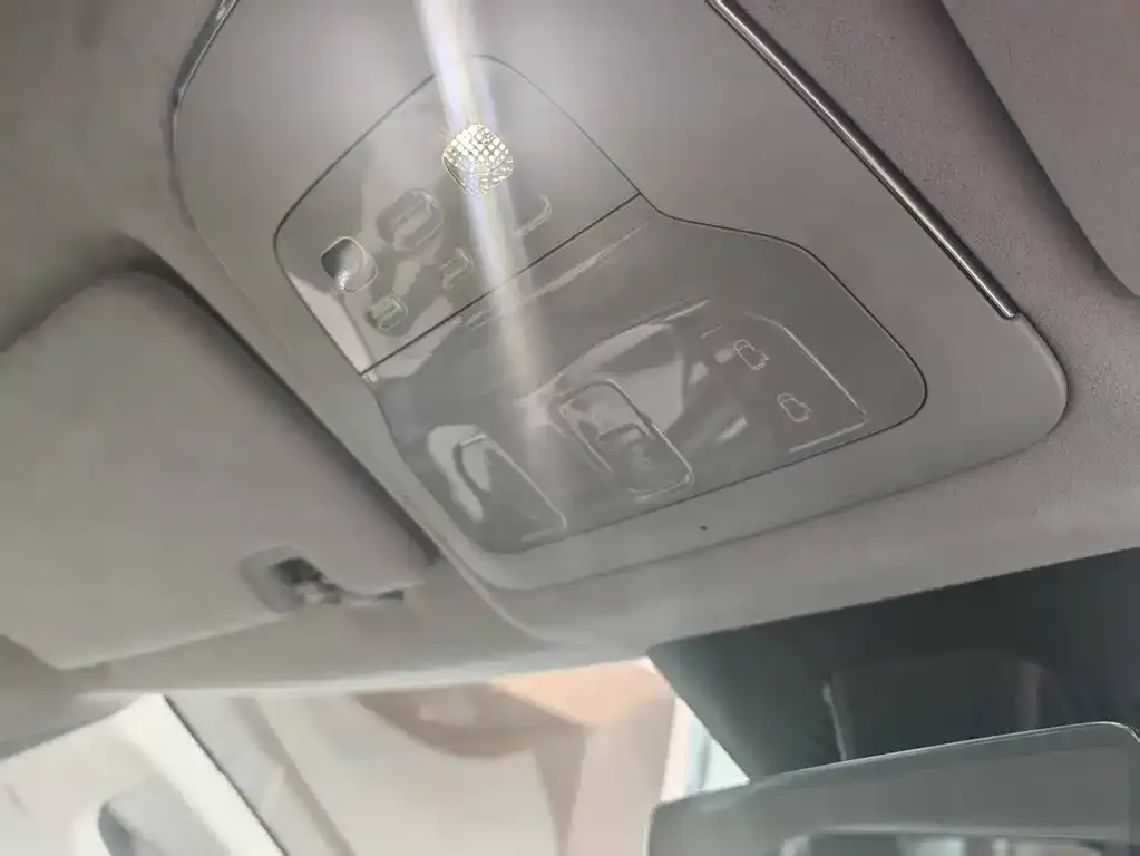 Volvo EM90 2024 из CN, фото 2