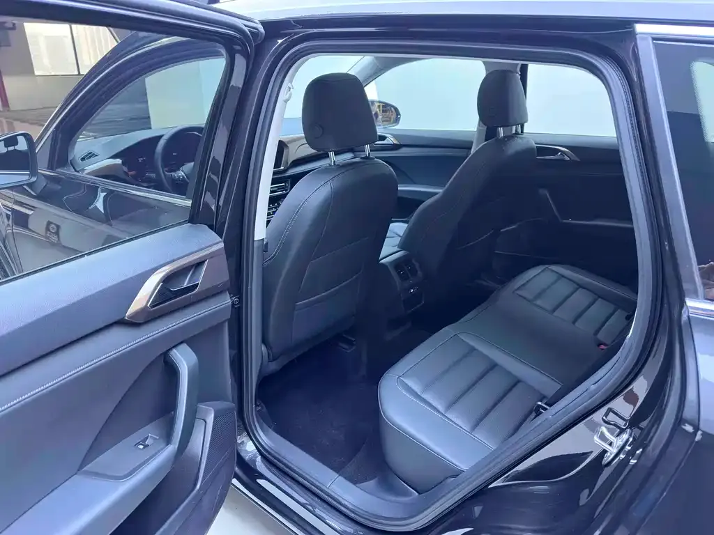 Volkswagen Tharu 2023 из CN, фото 7