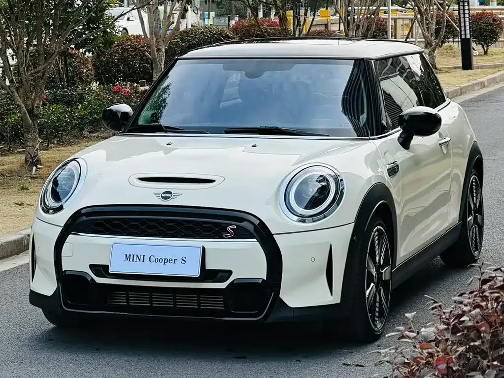 MINI Cooper (3-door) 2022 из CN, фото 1