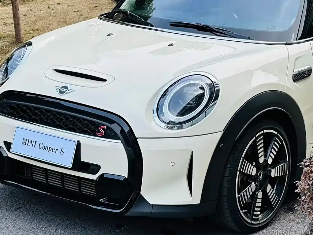 MINI Cooper (3-door) 2022 из CN, фото 2