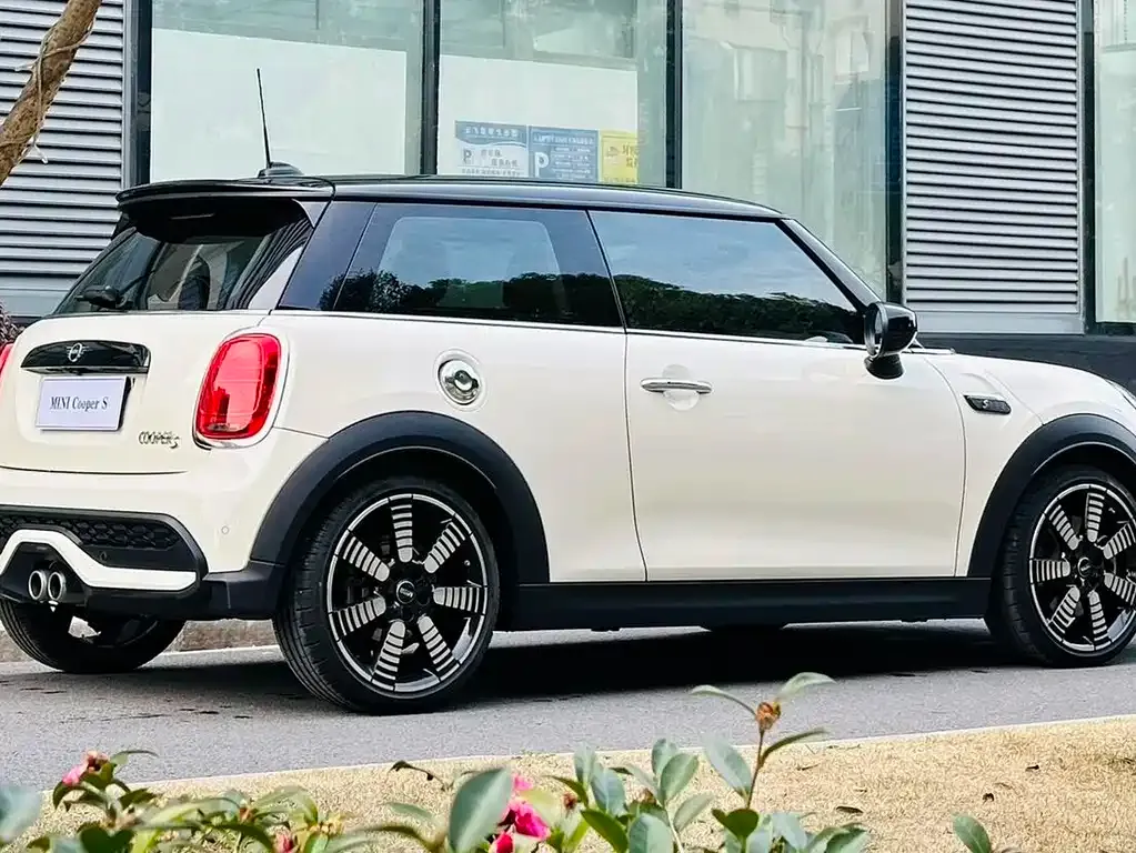 MINI Cooper (3-door) 2022 из CN, фото 3