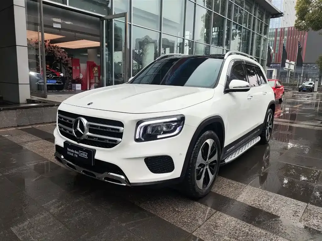 Mercedes-Benz GLB — фото 1