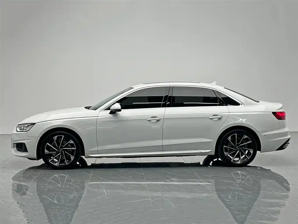 Audi A4L 2022 из CN, фото 6