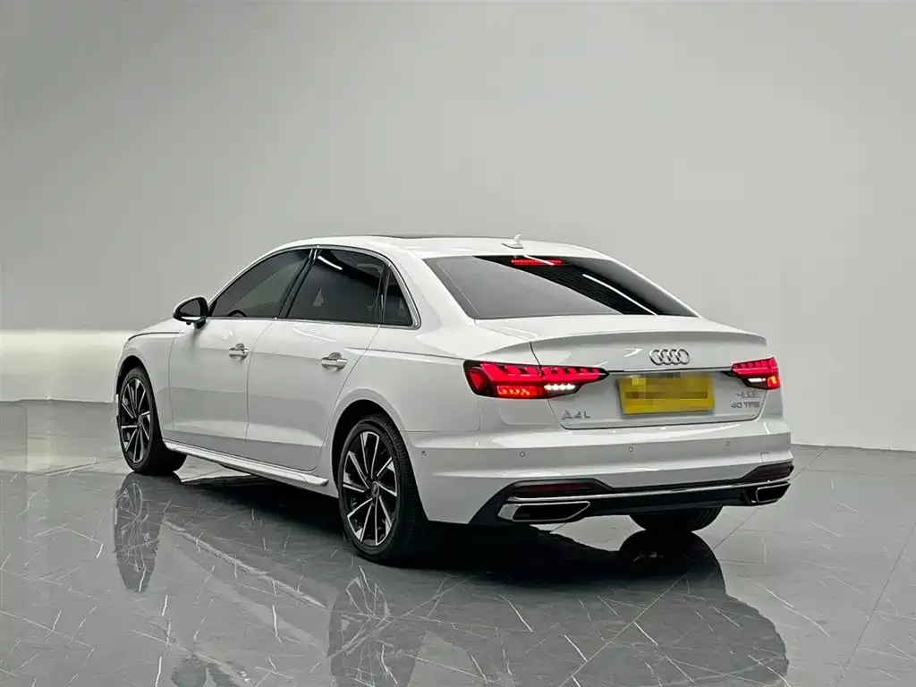 Audi A4L 2022 из CN, фото 9