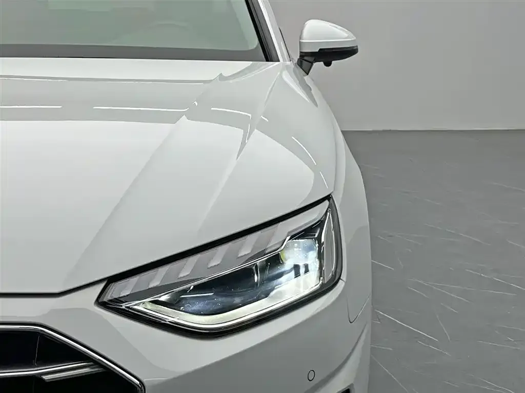 Audi A4L 2022 из CN, фото 2