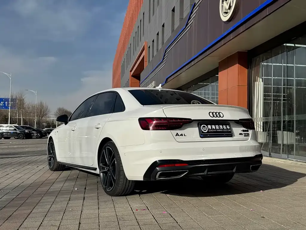 Audi A4L 2024 из CN, фото 8