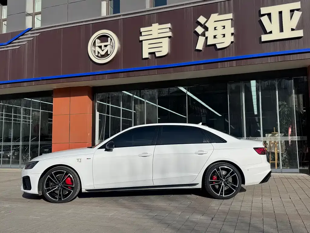 Audi A4L 2024 из CN, фото 5