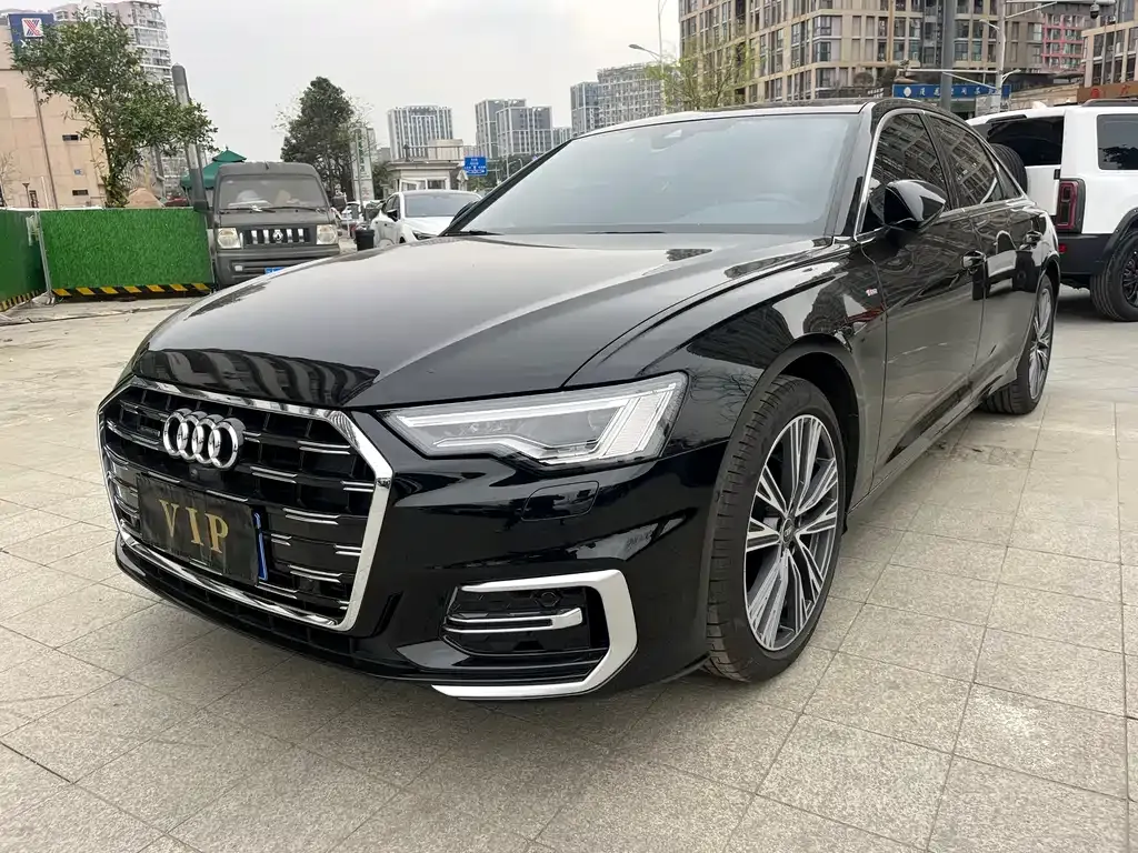 Audi A6L — фото 1