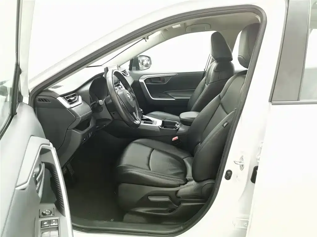 Toyota RAV4 2022 из CN, фото 4