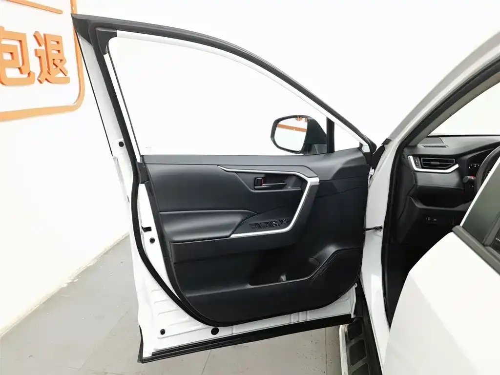 Toyota RAV4 2022 из CN, фото 6
