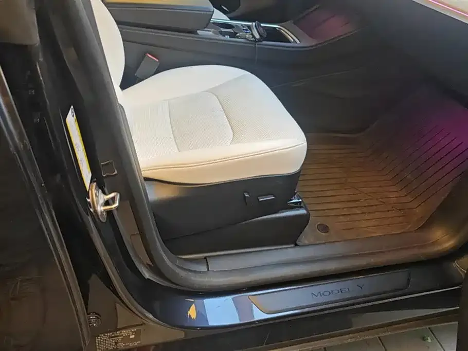 Tesla Model Y 2024 из CN, фото 6