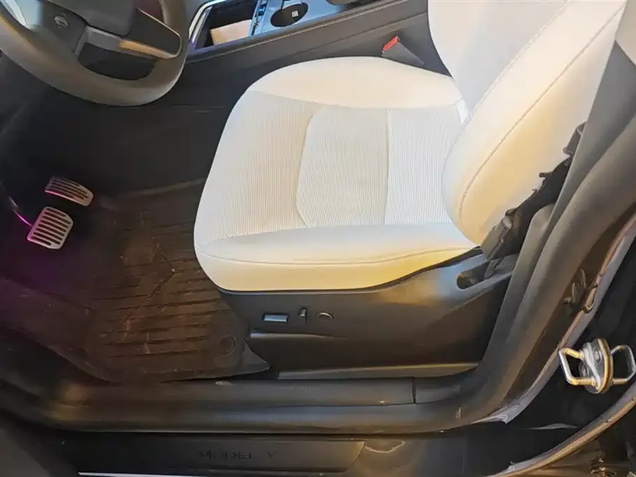 Tesla Model Y 2024 из CN, фото 7