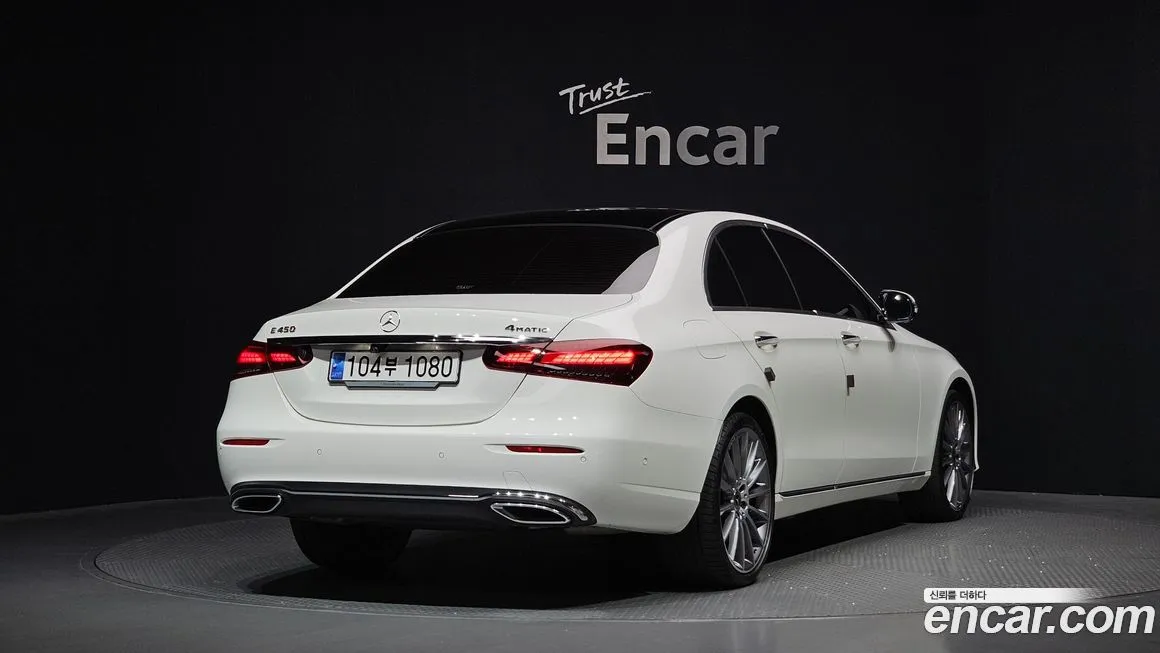 Mercedes-Benz E-Class — фото 7