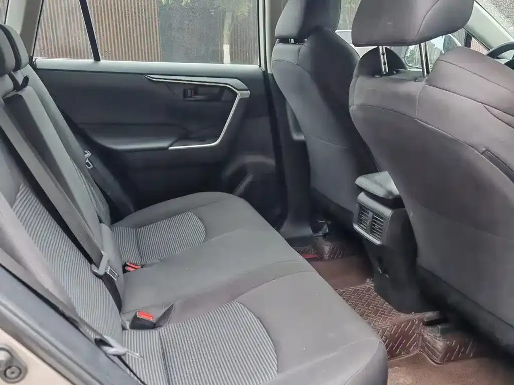 Toyota Wildlander 2023 из CN, фото 2