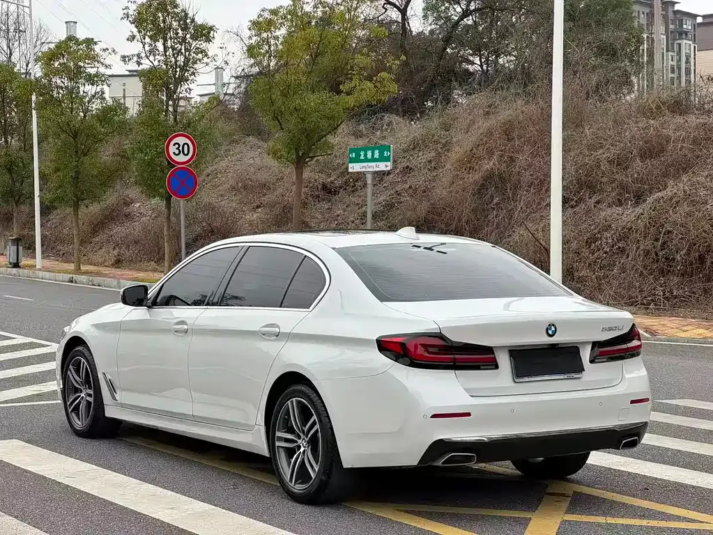 BMW 5 Series — фото 2