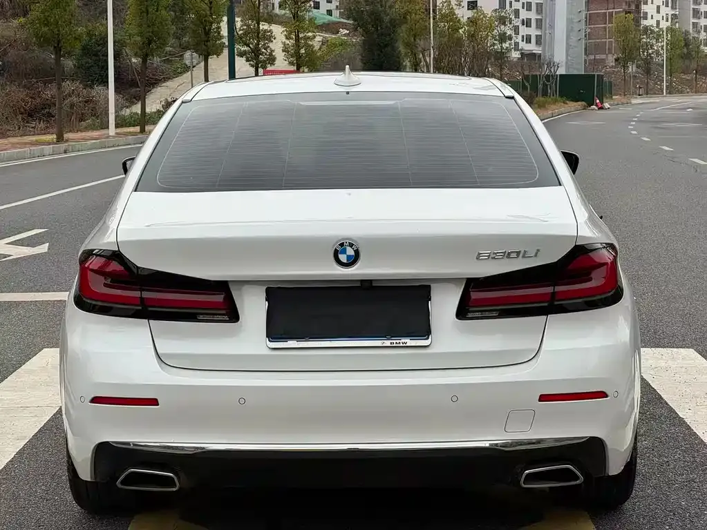 BMW 5 Series — фото 9