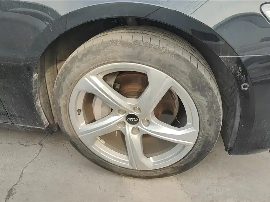 Audi A6L 2023 из CN, фото 4