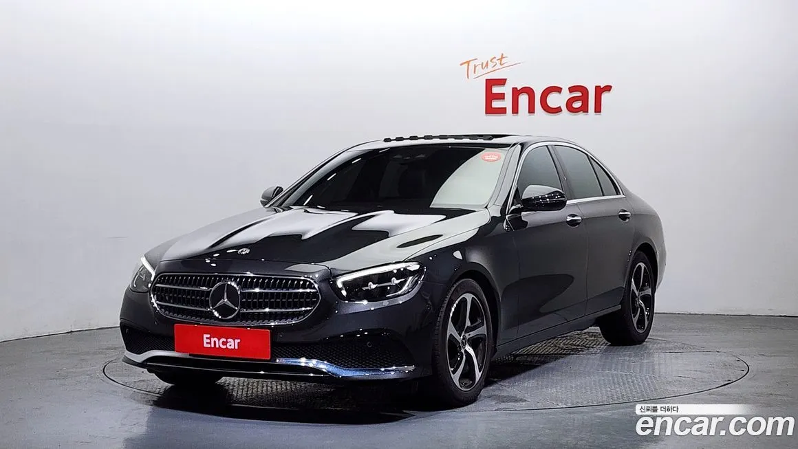 Mercedes-Benz E-Class — фото 1