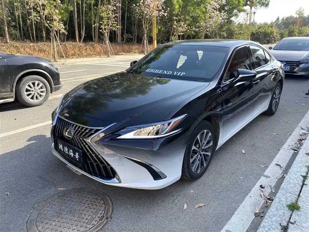 Lexus ES — фото 1