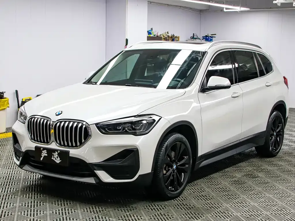 BMW X1 — фото 1