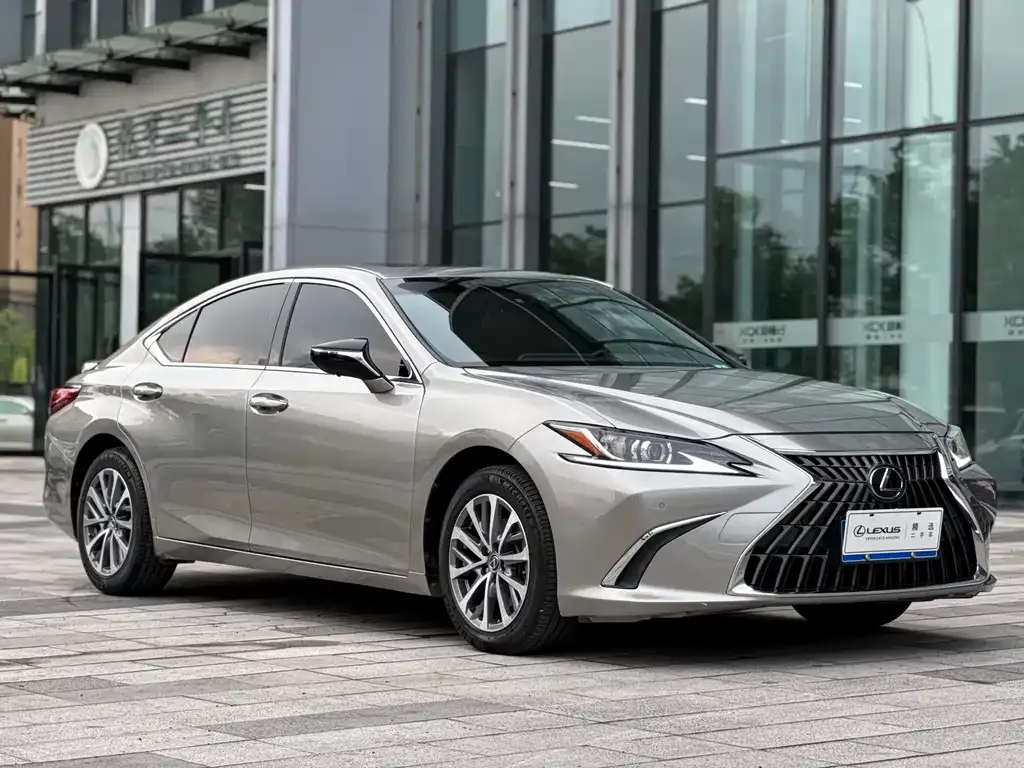 Lexus ES — фото 9