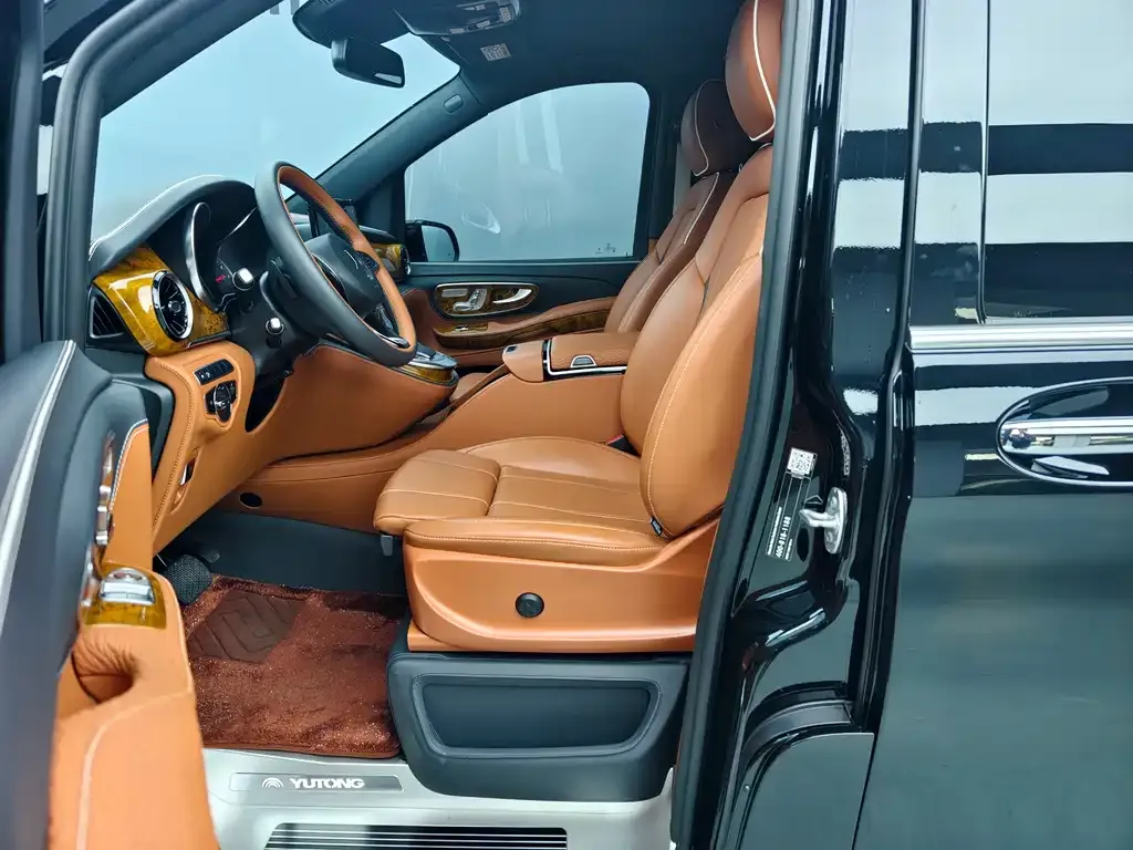 Mercedes-Benz V-Class 2024 из CN, фото 10
