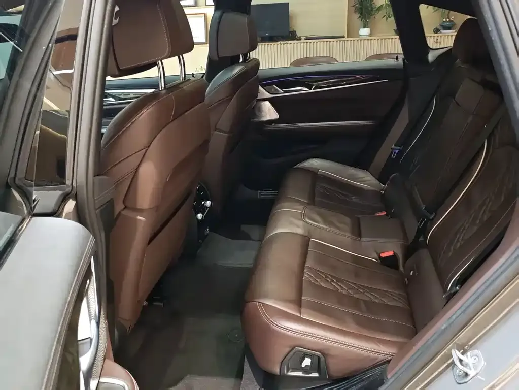 BMW 6 Series GT 2022 из CN, фото 8