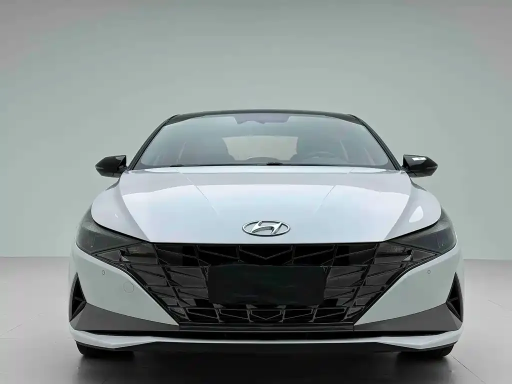 Hyundai Elantra — фото 3