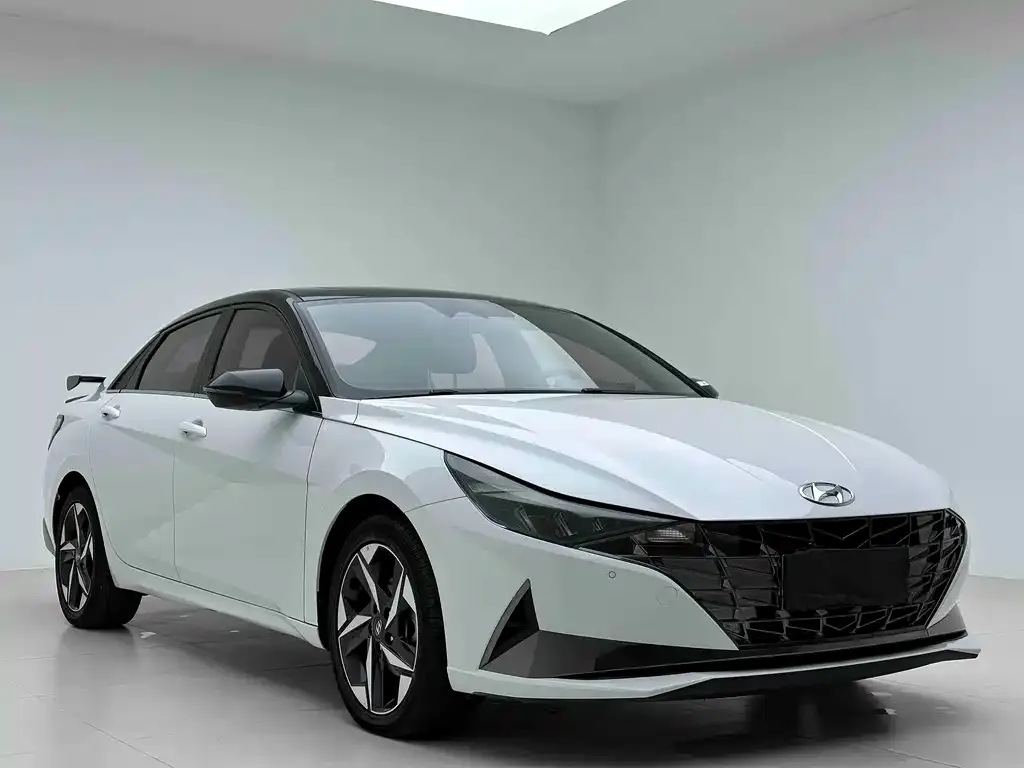 Hyundai Elantra — фото 2