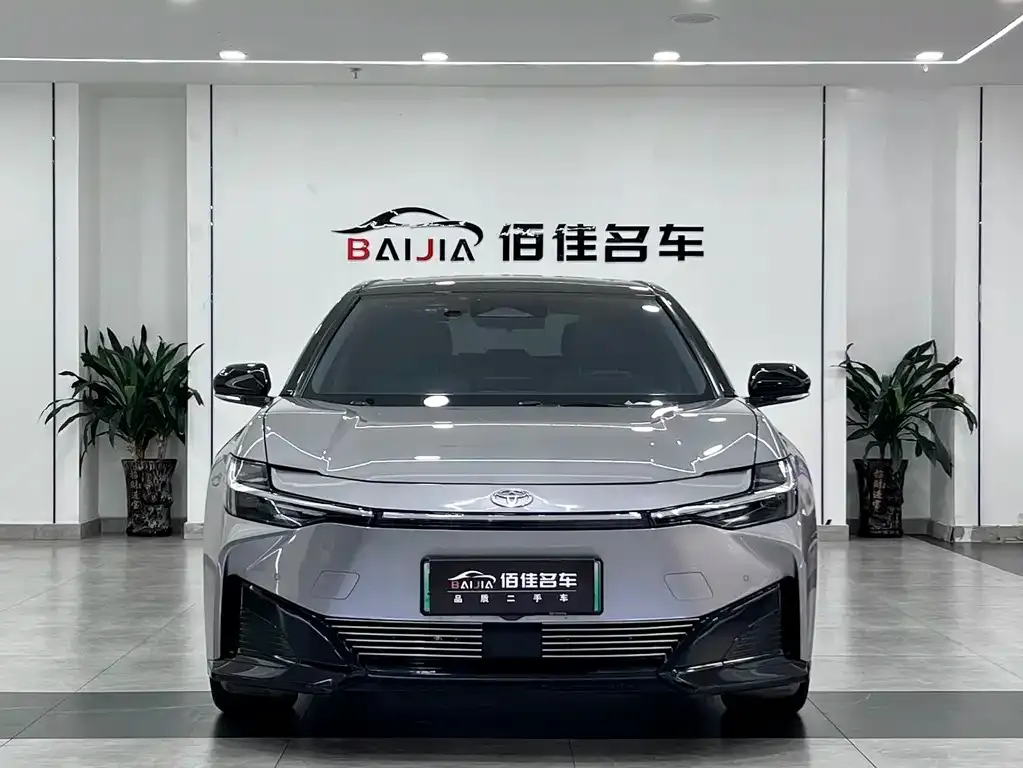 Toyota bZ3 2024 из CN, фото 3