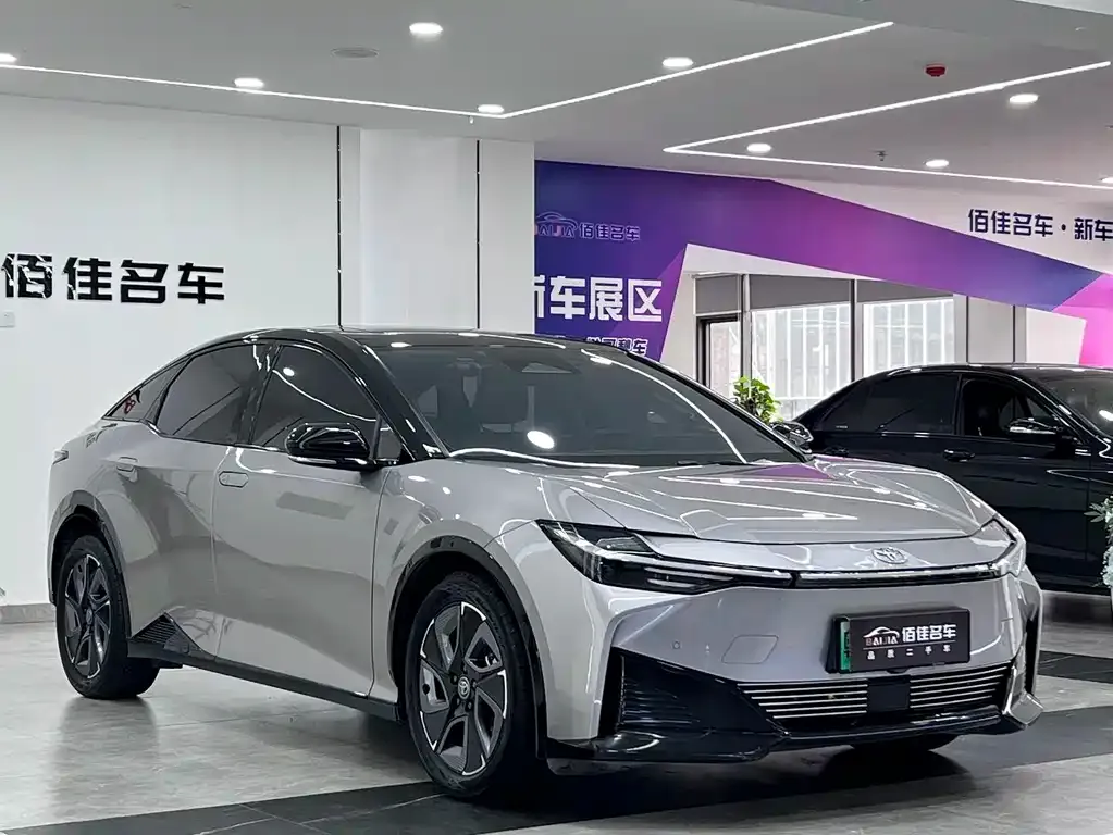 Toyota bZ3 2024 из CN, фото 4