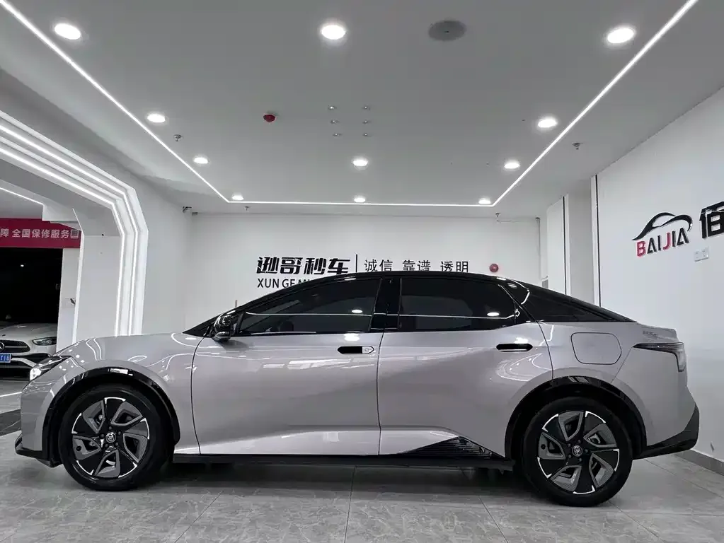 Toyota bZ3 2024 из CN, фото 10