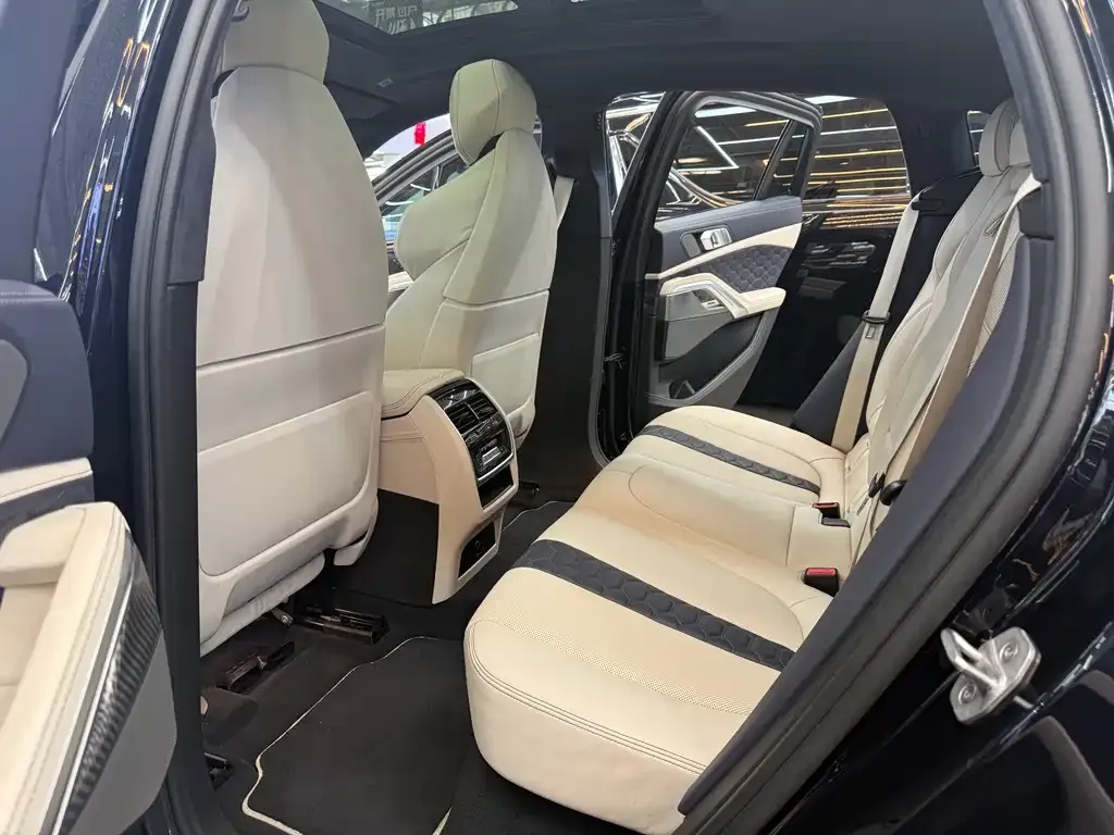 BMW X6 M 2021 из CN, фото 3