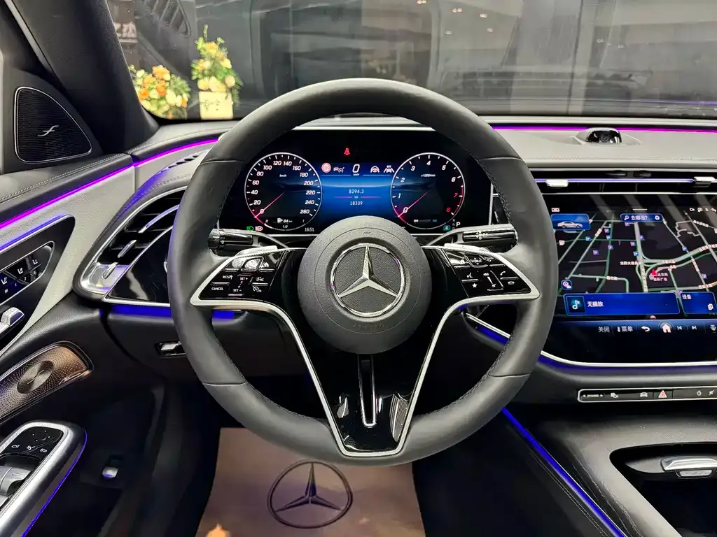 Mercedes-Benz E-Class — фото 10