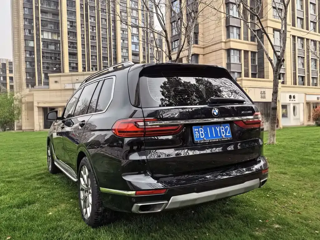 BMW X7 — фото 3