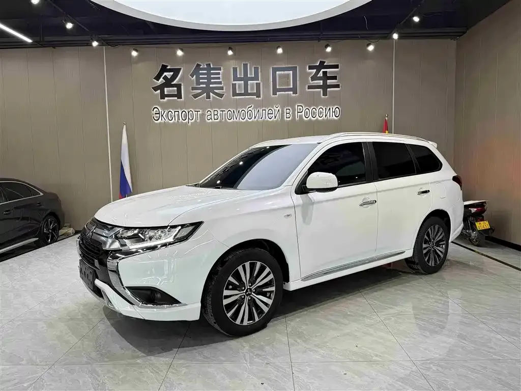 Mitsubishi Outlander 2022 из CN, фото 1