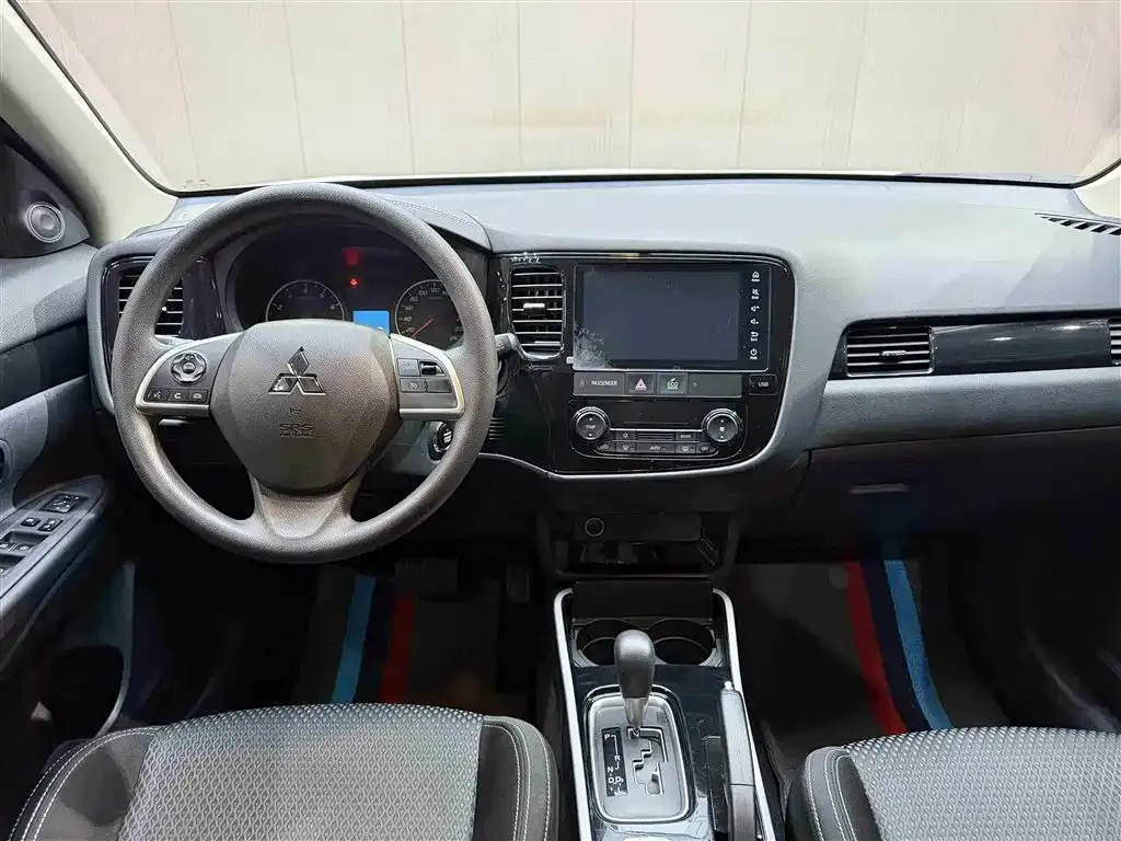 Mitsubishi Outlander 2022 из CN, фото 7