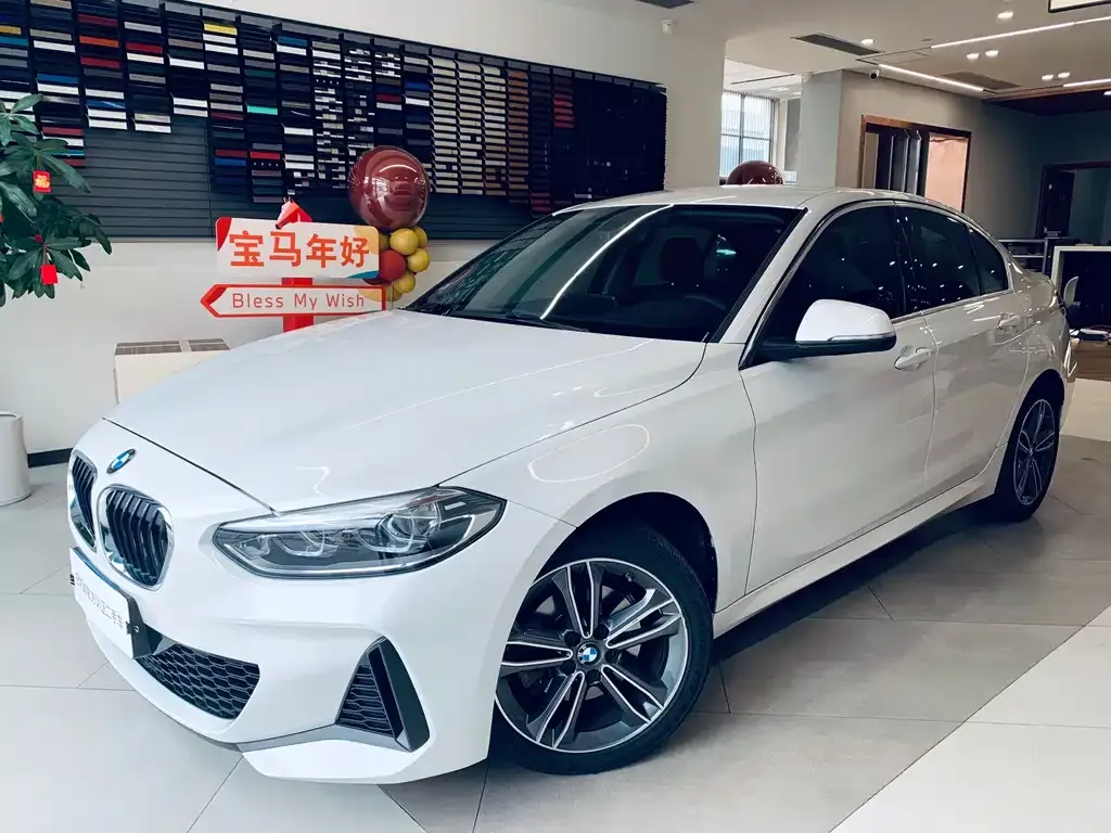 BMW 1 Series 2022 из CN, фото 1