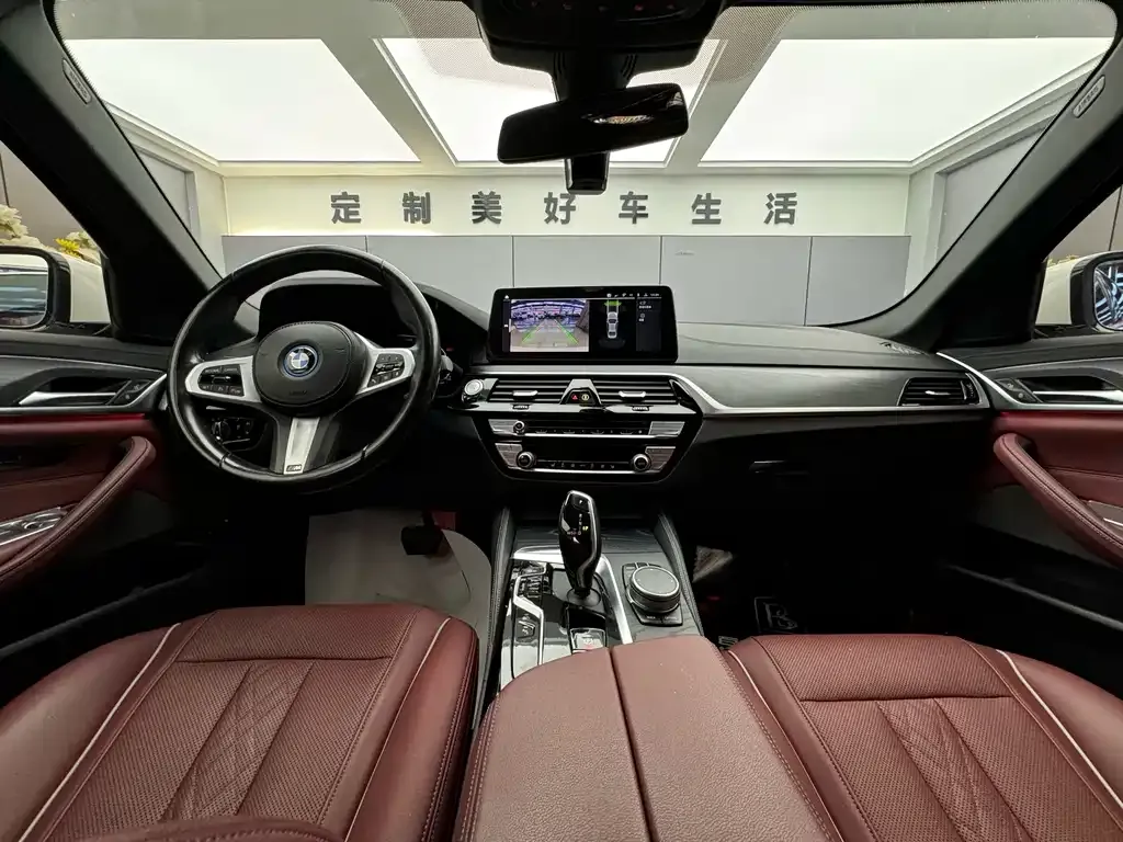 BMW 5 Series New Energy — фото 9