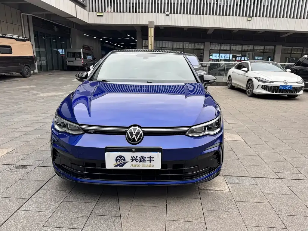 Volkswagen Golf 2023 из CN, фото 5