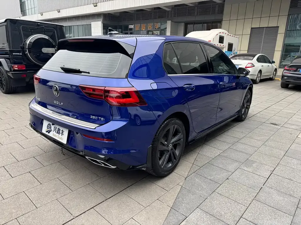 Volkswagen Golf 2023 из CN, фото 4