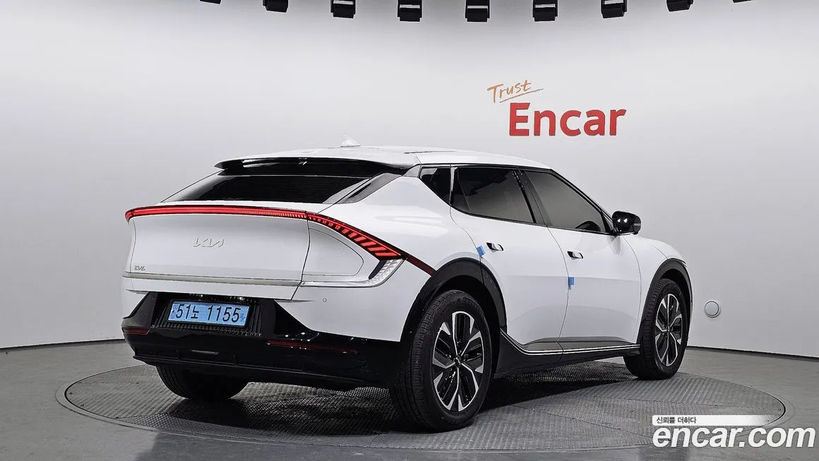 Kia EV6 — фото 10