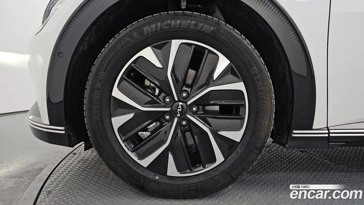 Kia EV6 — фото 7