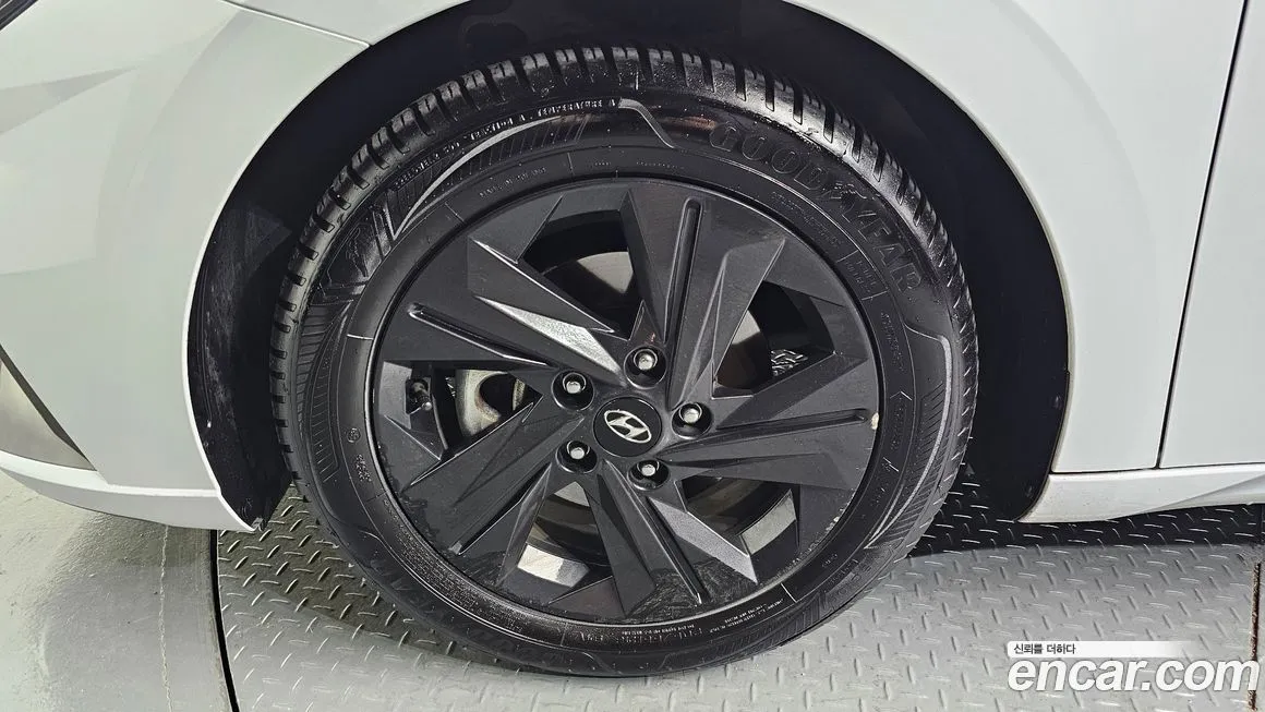 Hyundai AVANTE — фото 4