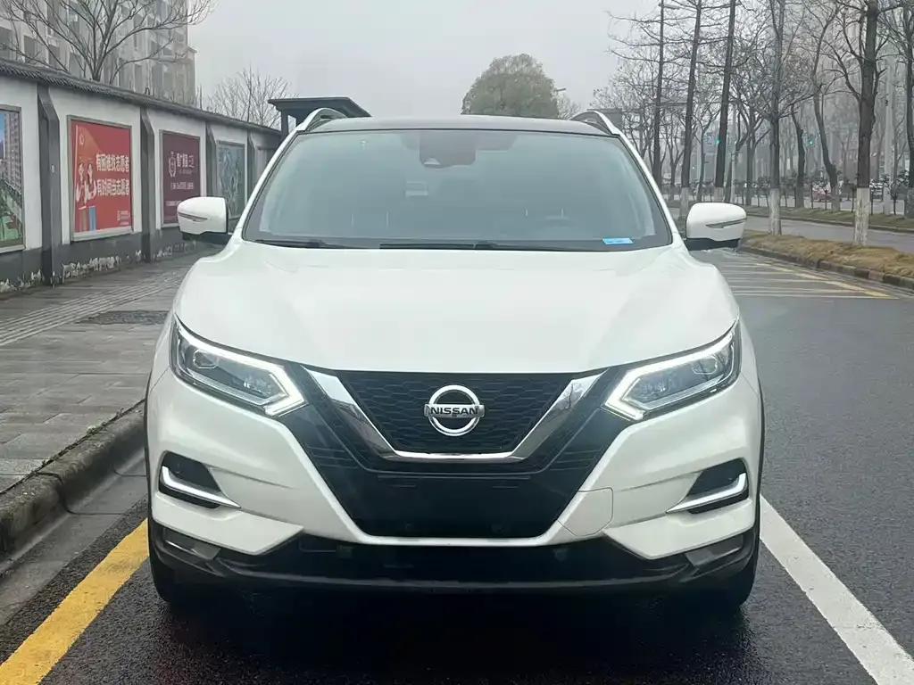 Nissan Qashqai — фото 1
