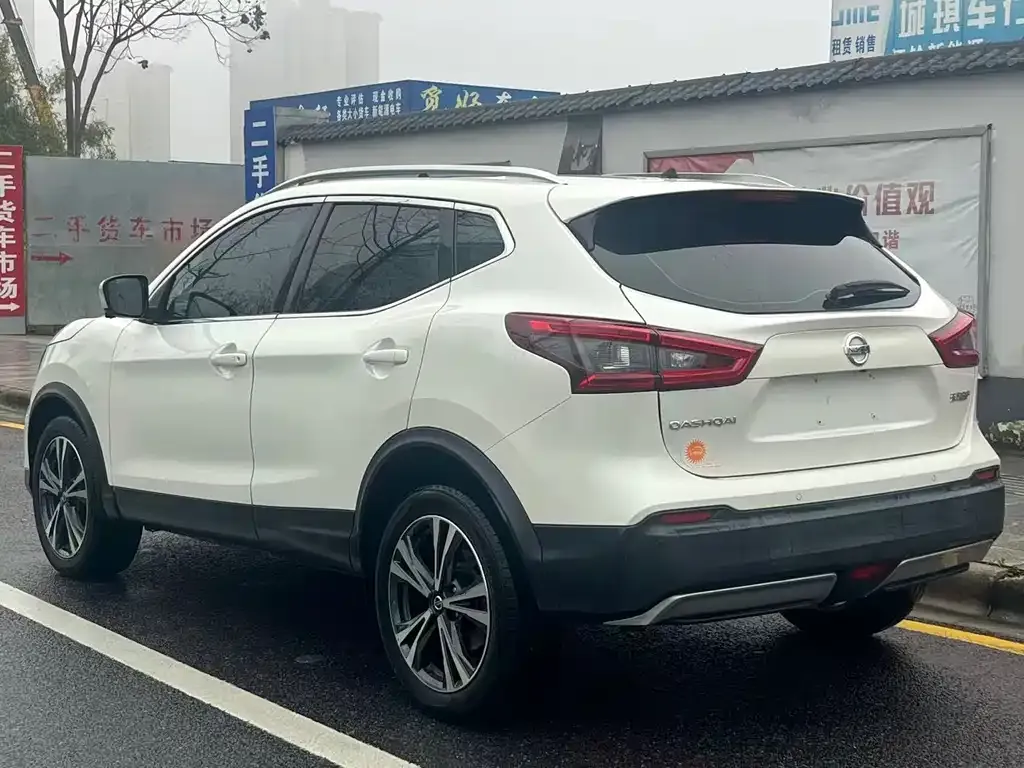 Nissan Qashqai — фото 4