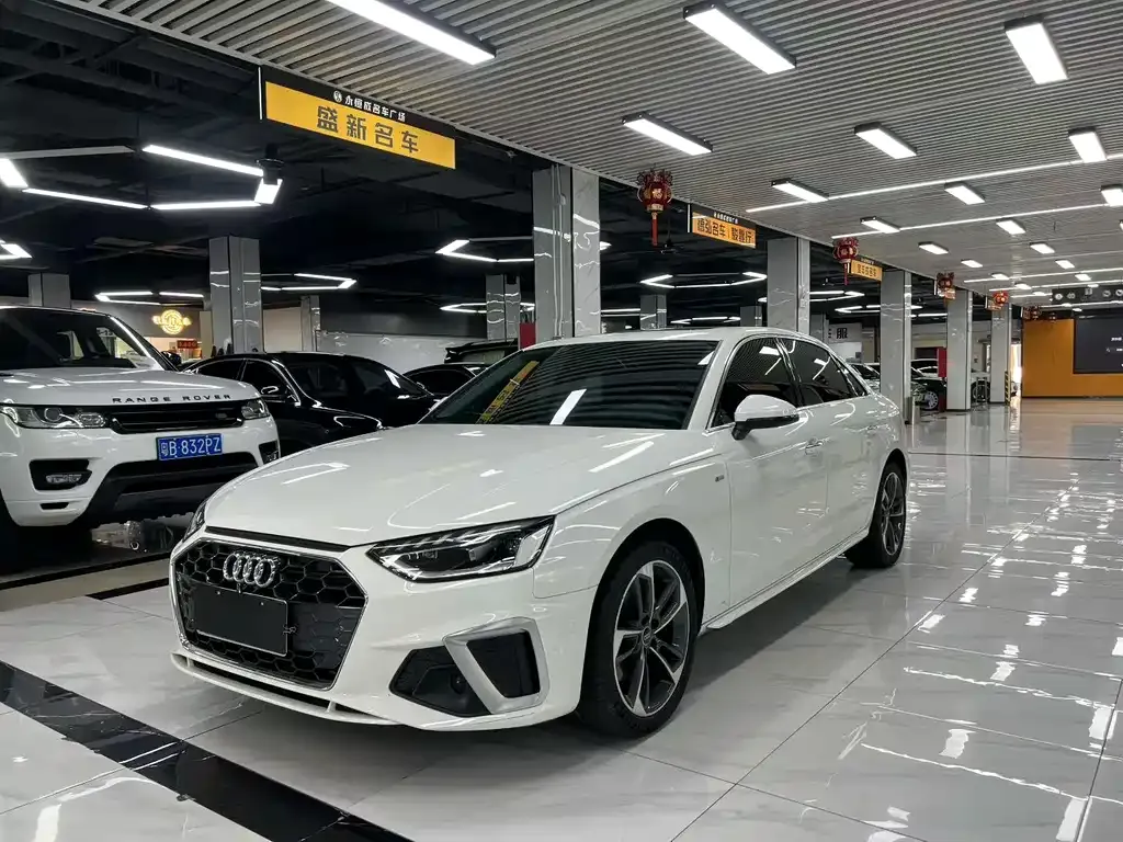 Audi A4L 2023 из CN, фото 1