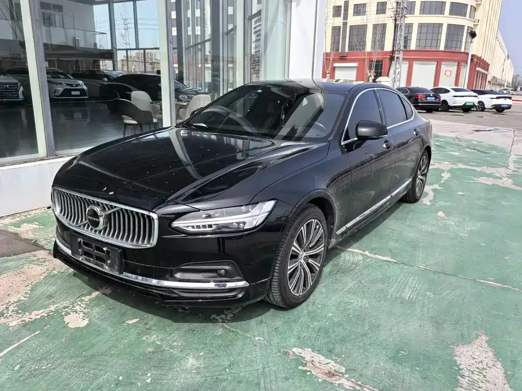 Volvo S90 — фото 1
