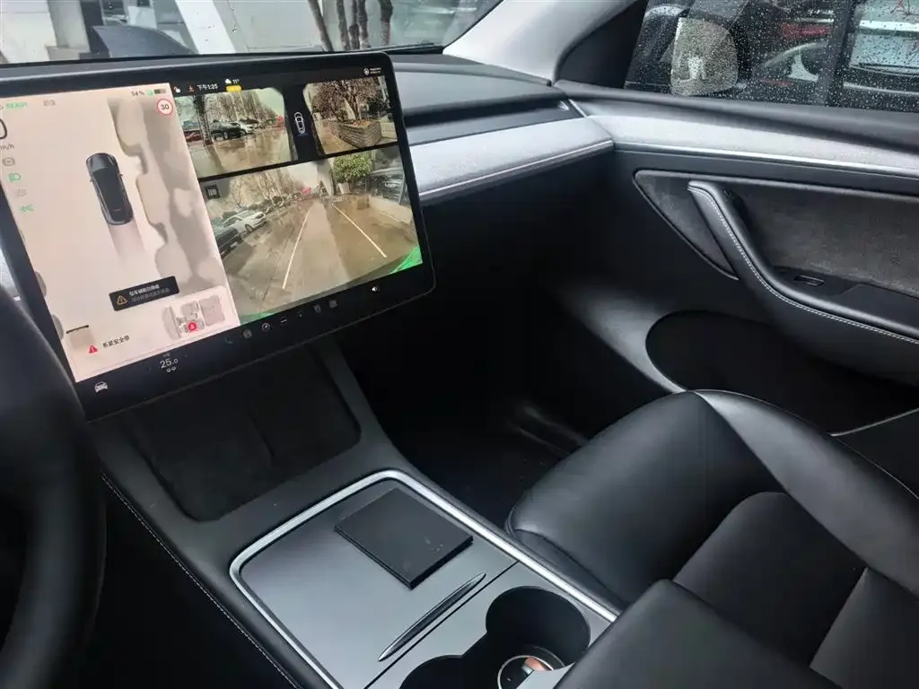Tesla Model Y 2024 из CN, фото 2